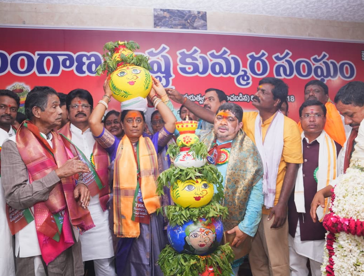 Bonalu Celebrations Begin At Golconda Fort Photos10