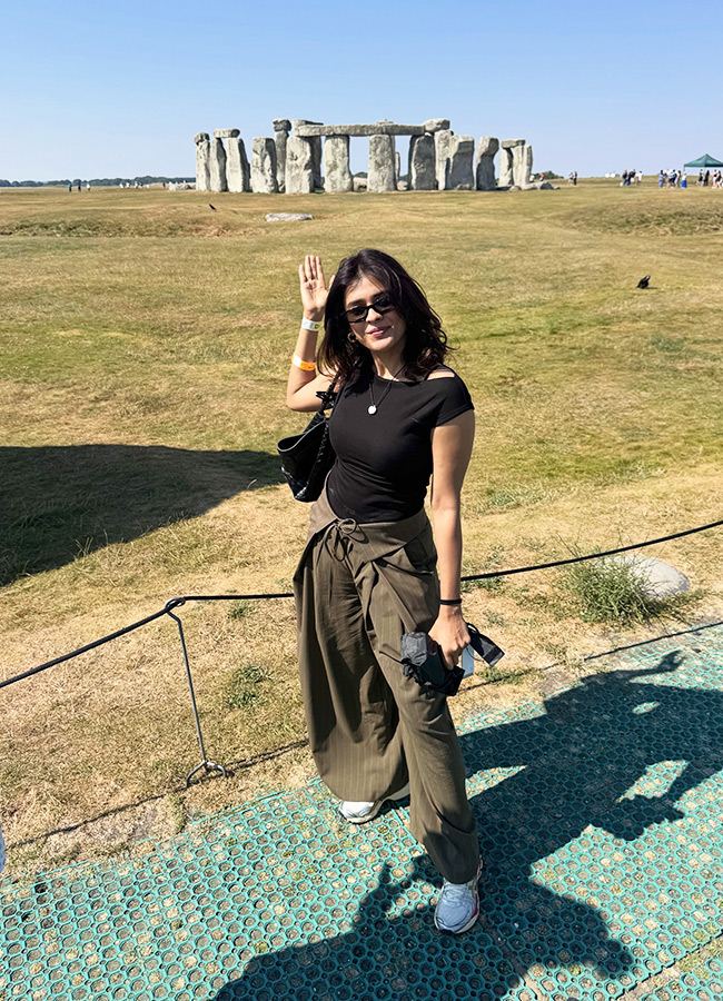 Heroine Hebah Patel Chills on the Streets of London  Stunning Photos4