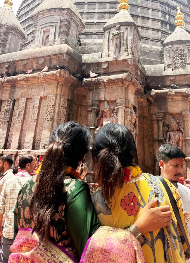 Nikki Galrani and Aadhi Perform Special Prayers at Kamakhya Temple Photos6