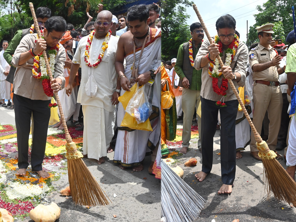 Thousands participate In Jagannath Rath Yatra In Hyderabad12