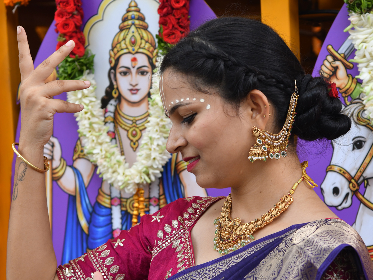 Thousands participate In Jagannath Rath Yatra In Hyderabad15