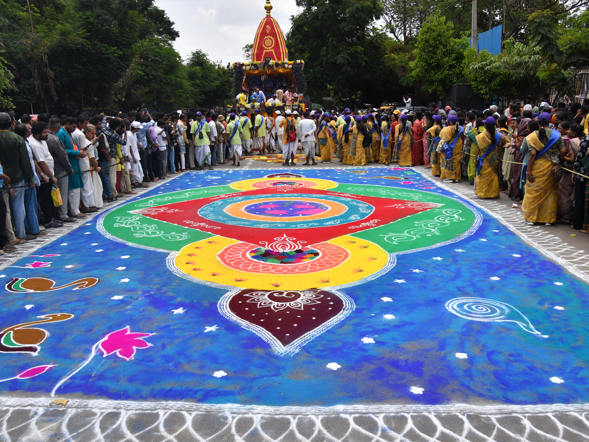 Thousands participate In Jagannath Rath Yatra In Hyderabad7