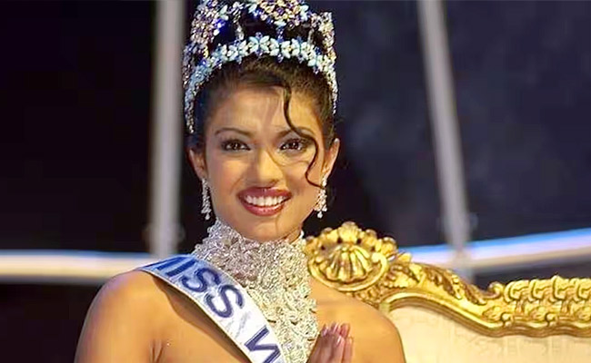 Actress priyankachopra Birthday Special Photos4