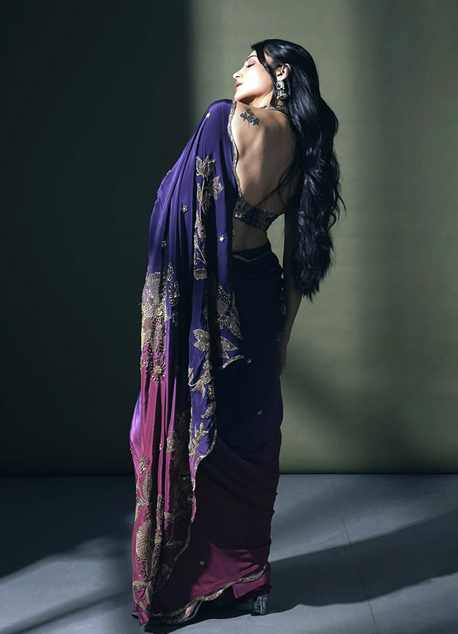 Shruti Haasan Looks Absolutely Stunning in a Saree See Her Gorgeous Photos3