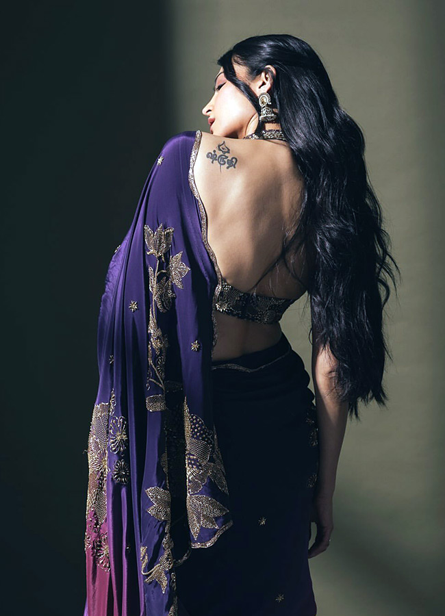 Shruti Haasan Looks Absolutely Stunning in a Saree See Her Gorgeous Photos9