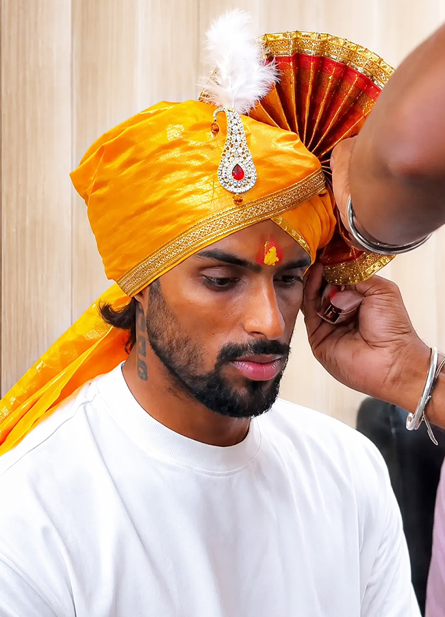 Tilak Varma Seeks Blessings at Shri Tulja Bhavani Temple Photos4