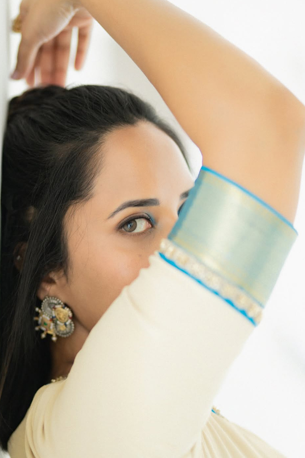 Anchor Anasuya Bharadwaj Stunning Looks In Saree 2