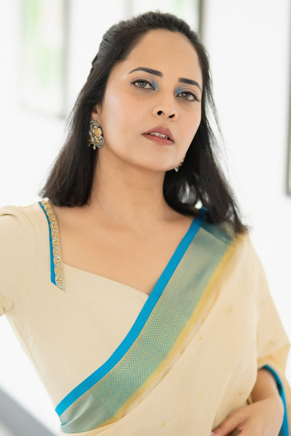 Anchor Anasuya Bharadwaj Stunning Looks In Saree 3