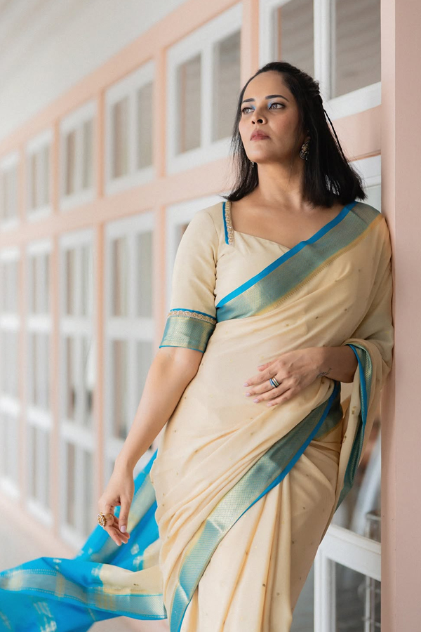 Anchor Anasuya Bharadwaj Stunning Looks In Saree 4