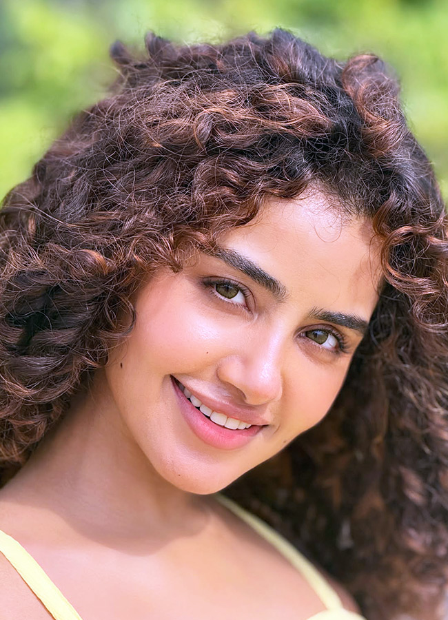 Curly Hair Stunning Glamour Photos12