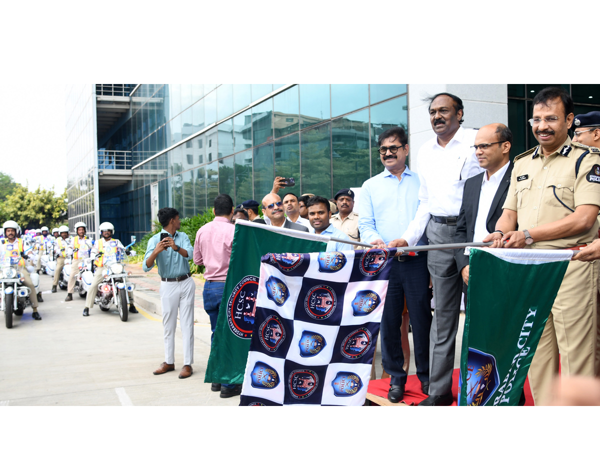 Hyderabad Gets 30 New Traffic Patrol Bikes Photos13