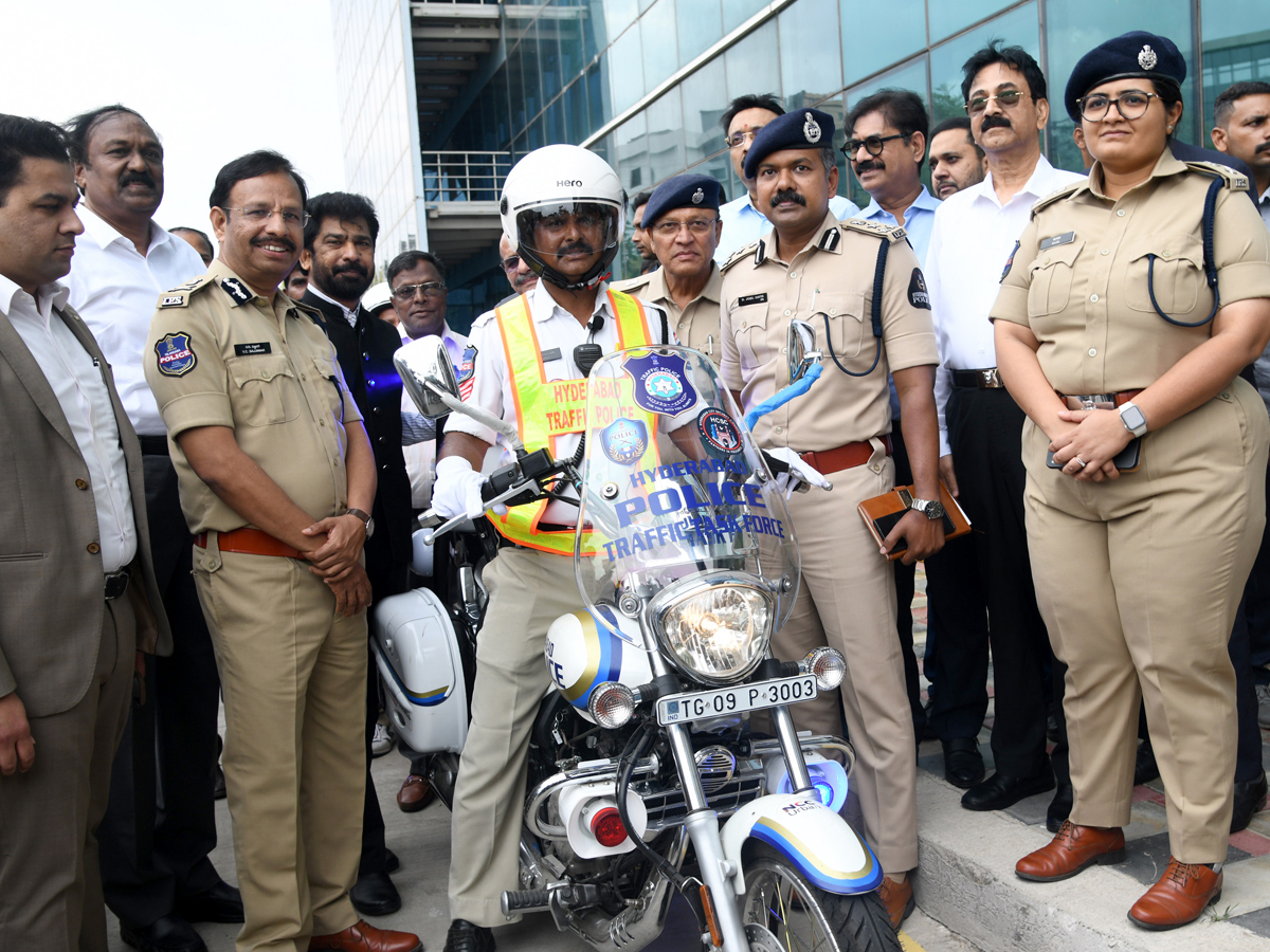 Hyderabad Gets 30 New Traffic Patrol Bikes Photos9