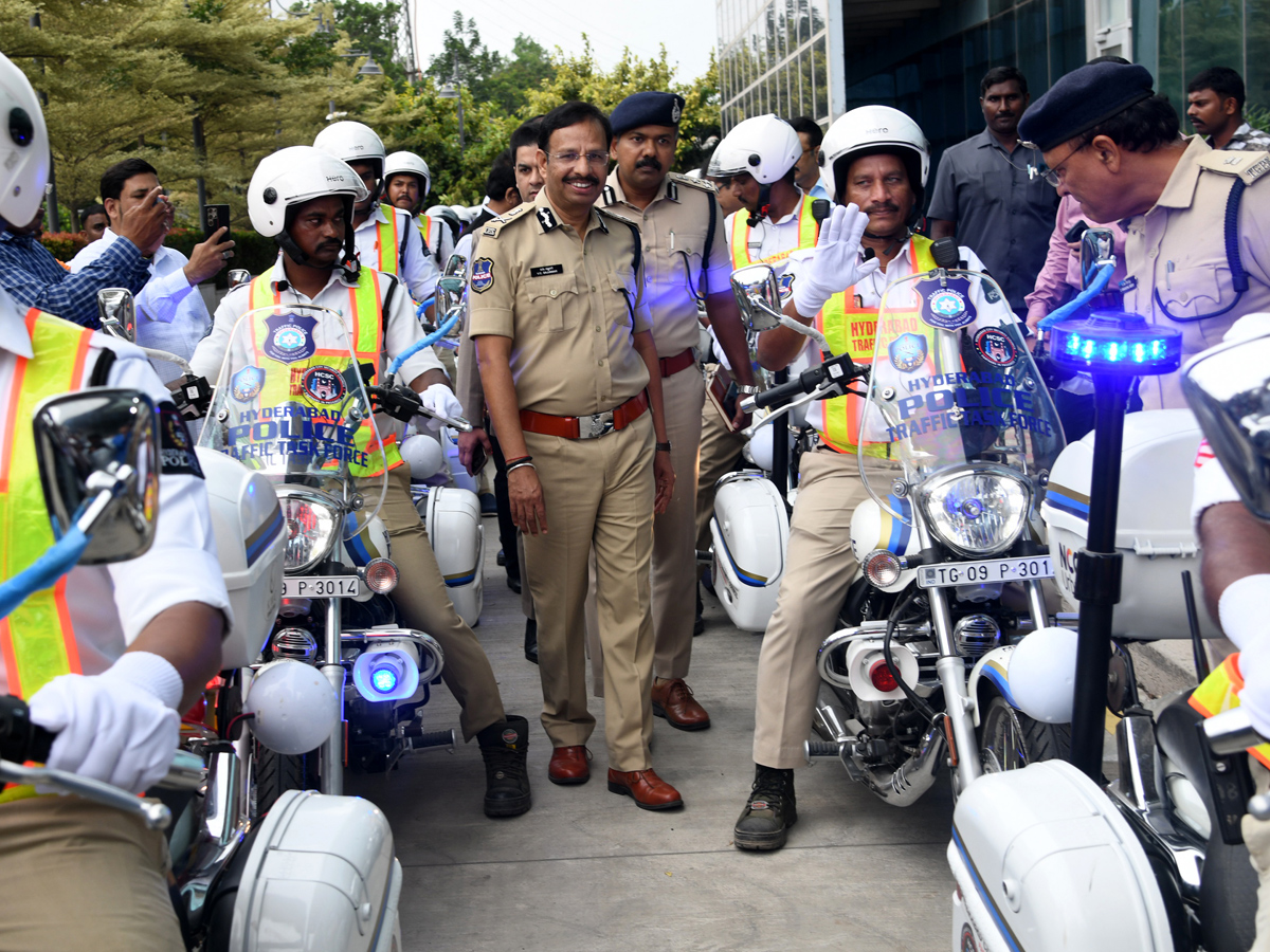 Hyderabad Gets 30 New Traffic Patrol Bikes Photos10
