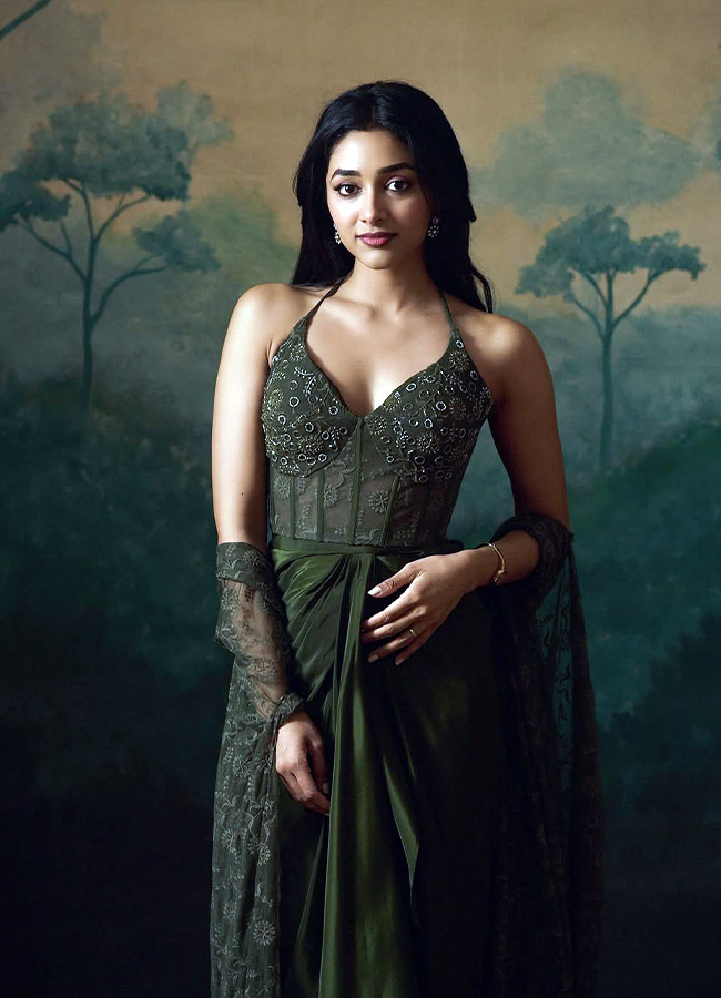 Trending Heroine Preity Mukhundhan Photos9
