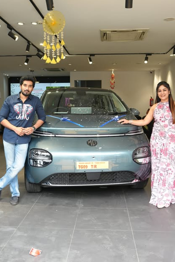 Actor Nirupam Paritala Buys Costly Car Photos2