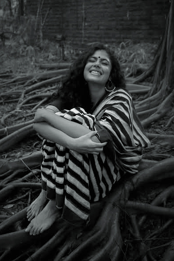 Actress Faria Abdullah Remembers Monsoon Season Photos4