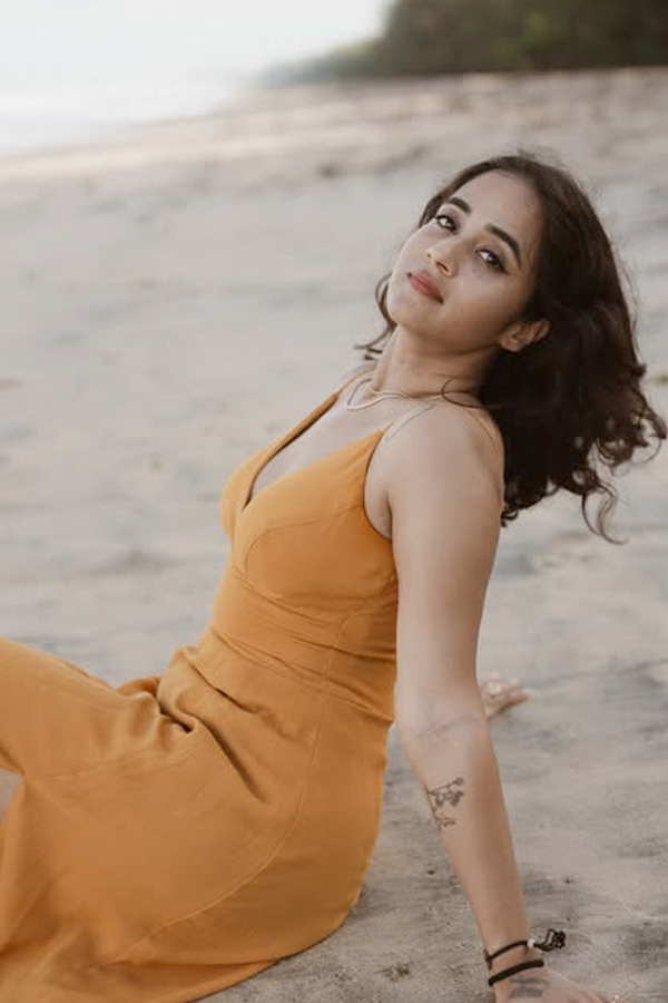 Bigg Boss season 2 fame Deepthi Sunaina Graceful Beach side Moments Photos2