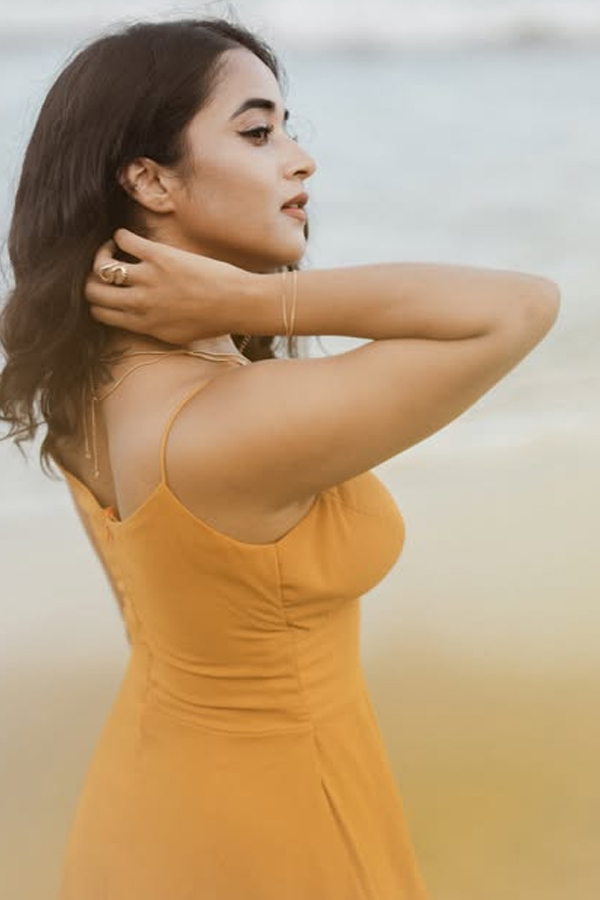 Bigg Boss season 2 fame Deepthi Sunaina Graceful Beach side Moments Photos8