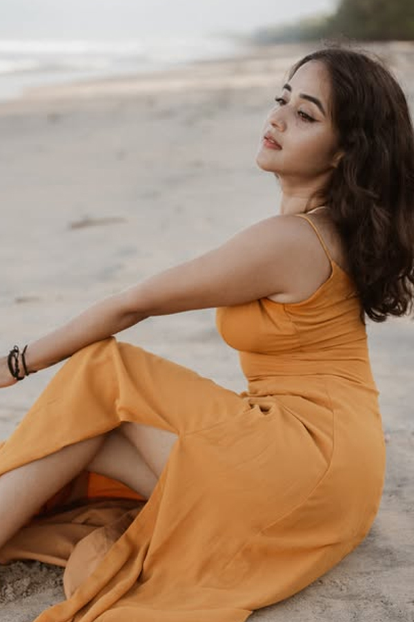 Bigg Boss season 2 fame Deepthi Sunaina Graceful Beach side Moments Photos9