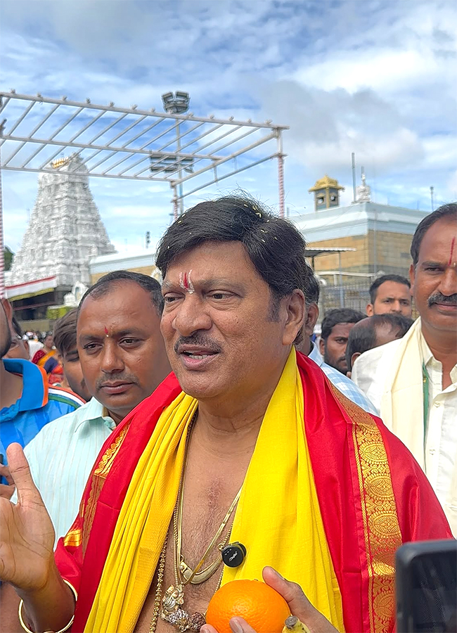 Rajendra Prasad And Sai Kumar in Tirumala Today 10