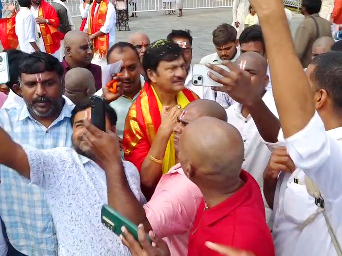 Rajendra Prasad And Sai Kumar in Tirumala Today 14