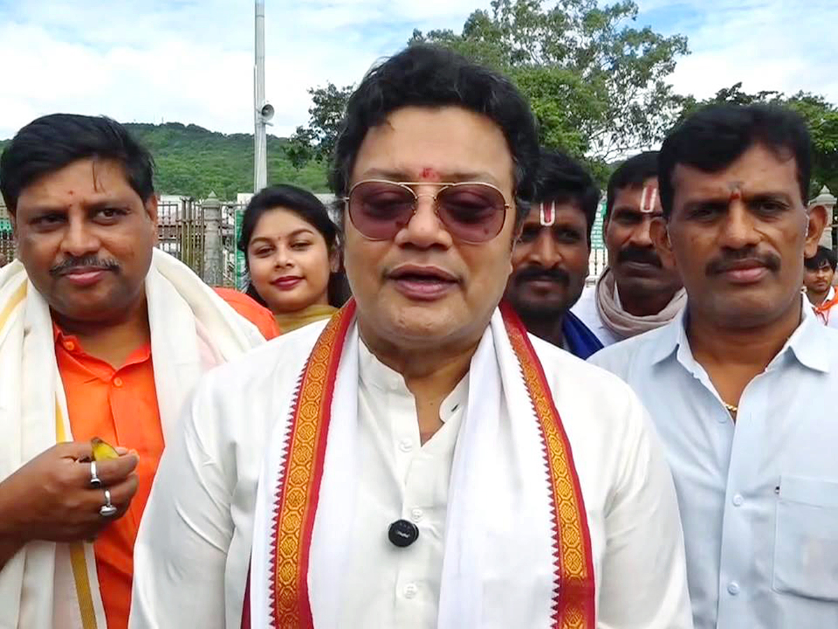 Rajendra Prasad And Sai Kumar in Tirumala Today 15