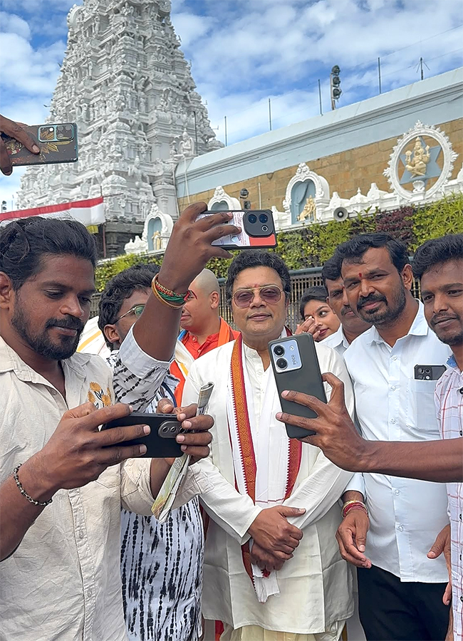 Rajendra Prasad And Sai Kumar in Tirumala Today 18