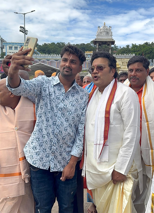 Rajendra Prasad And Sai Kumar in Tirumala Today 9