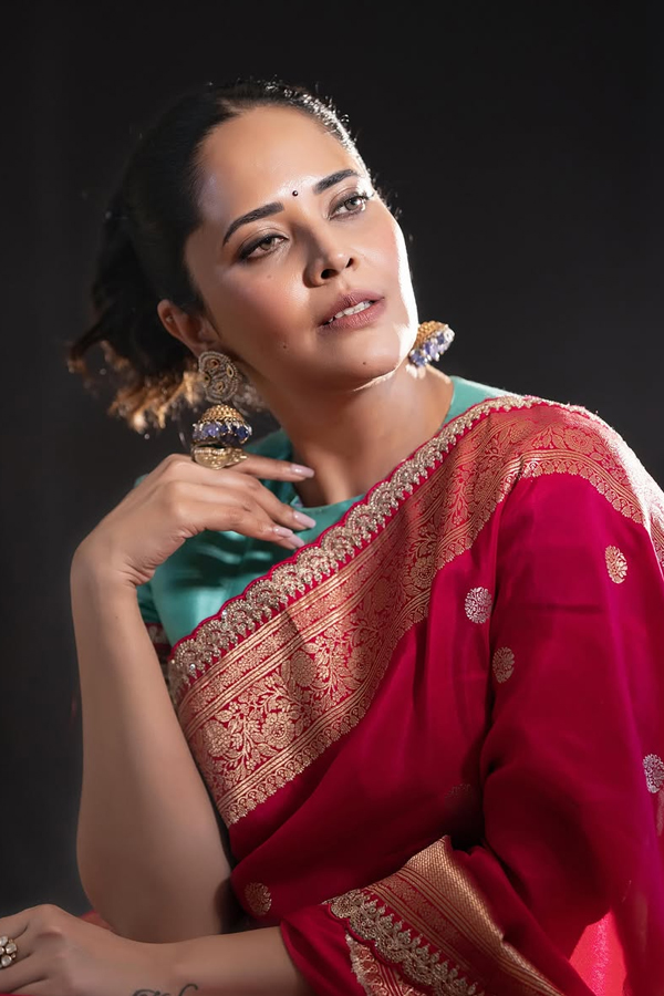 Simple superb stylish cute smile And beautiful saree looking By Actress And anchor Anasuya Photos12
