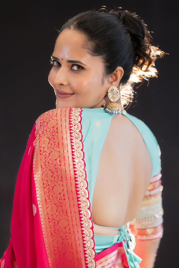 Simple superb stylish cute smile And beautiful saree looking By Actress And anchor Anasuya Photos16