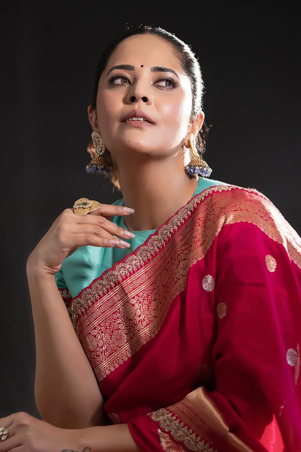 Simple superb stylish cute smile And beautiful saree looking By Actress And anchor Anasuya Photos3