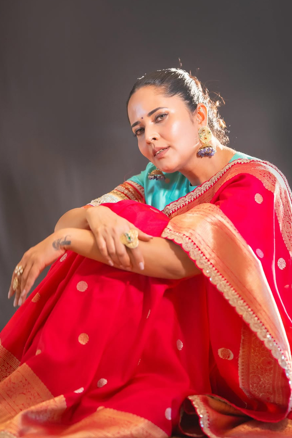 Simple superb stylish cute smile And beautiful saree looking By Actress And anchor Anasuya Photos9