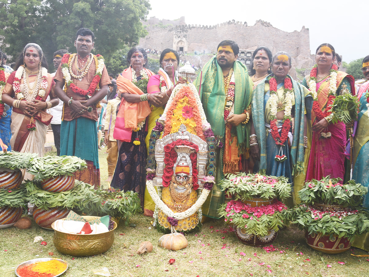 Seeking the Blessings of Goddess Mahankali at Golconda Hyderabad11