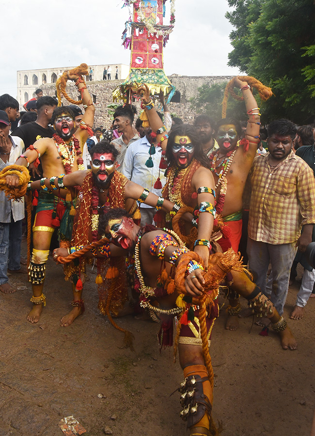 Seeking the Blessings of Goddess Mahankali at Golconda Hyderabad12