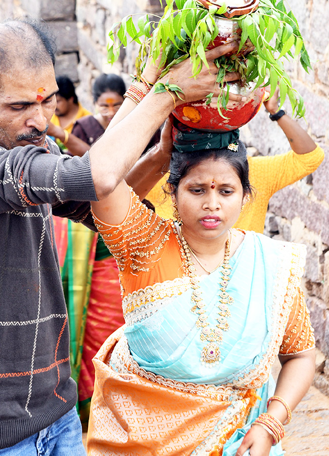 Seeking the Blessings of Goddess Mahankali at Golconda Hyderabad15
