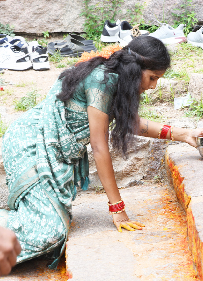 Seeking the Blessings of Goddess Mahankali at Golconda Hyderabad16