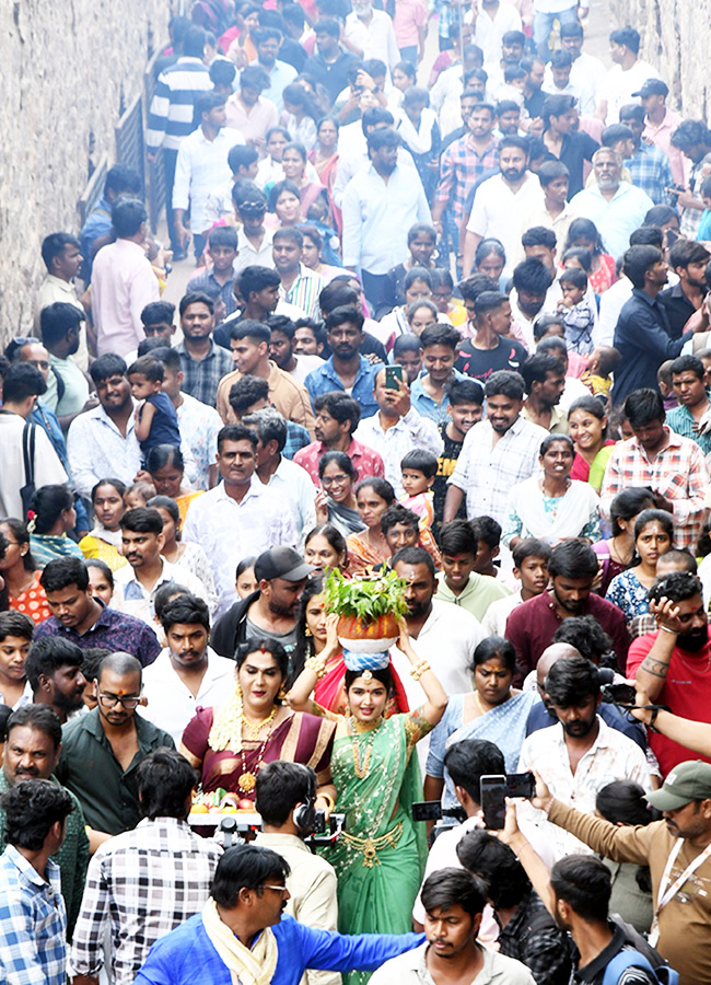 Seeking the Blessings of Goddess Mahankali at Golconda Hyderabad17