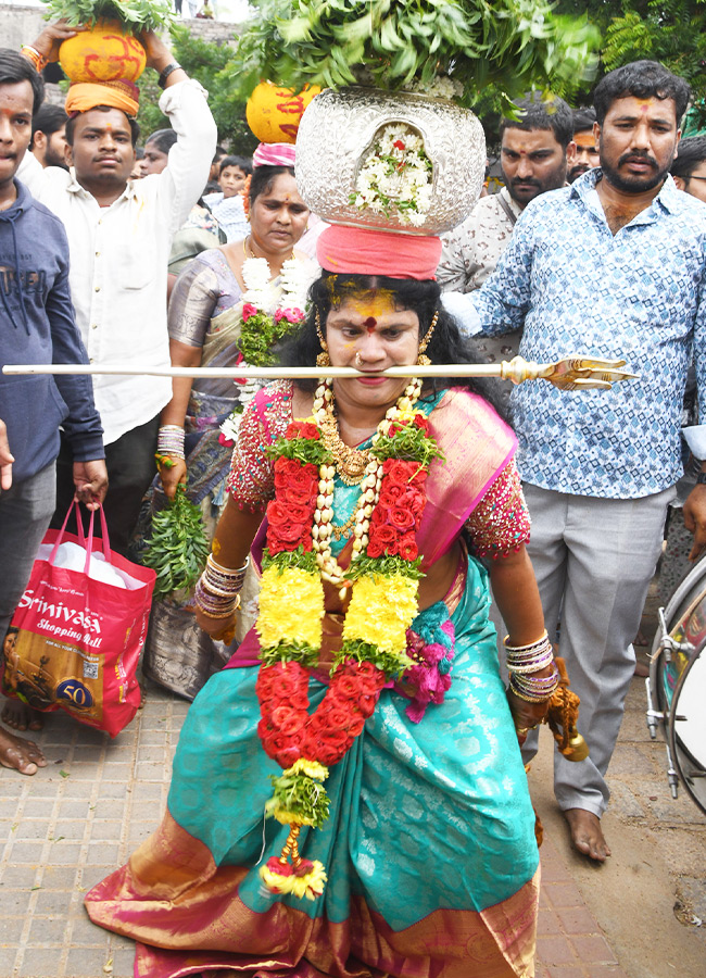 Seeking the Blessings of Goddess Mahankali at Golconda Hyderabad20