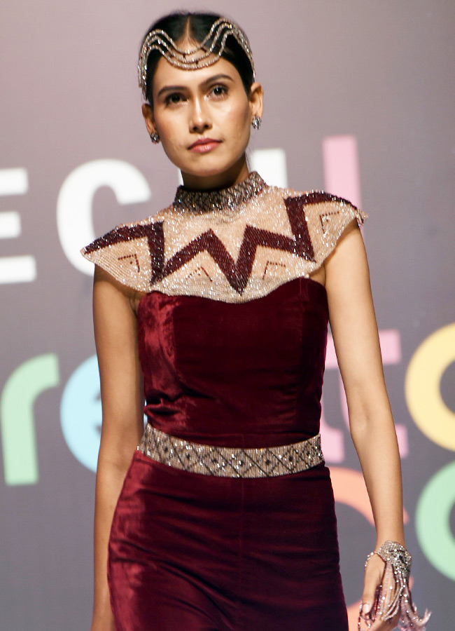 Dazzling Beauty That Stole Hearts Photos9