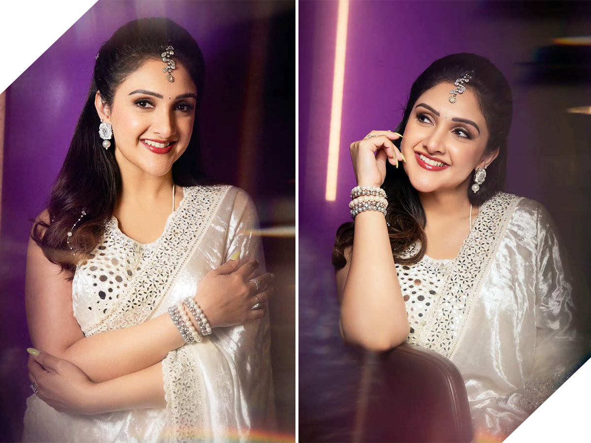 Sridevi Vijaykumar Stuns in a Gorgeous White Saree Photos1