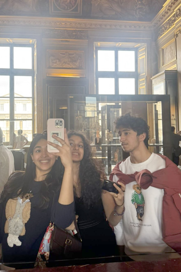 Mahesh Babu son Gautam on a trip with sister Sitara And friends Photos2
