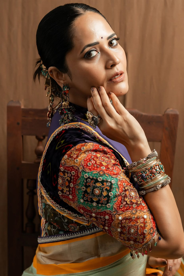 Anasuya Bharadwaj Stunning Looks In Saree Photos12