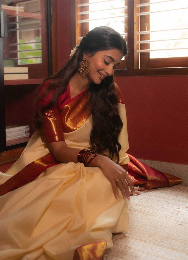 Jana Nayagan Movie : Actress Pooja Hegde Trending Photos14