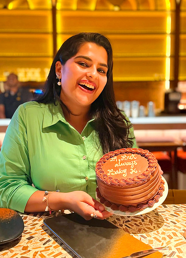 Balagam Heroine Birthday Celebration Photos2