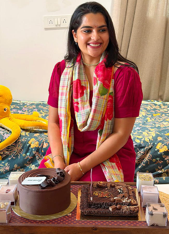 Balagam Heroine Birthday Celebration Photos3