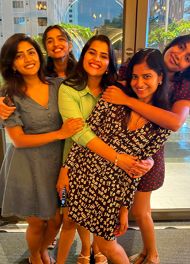 Balagam Heroine Birthday Celebration Photos6