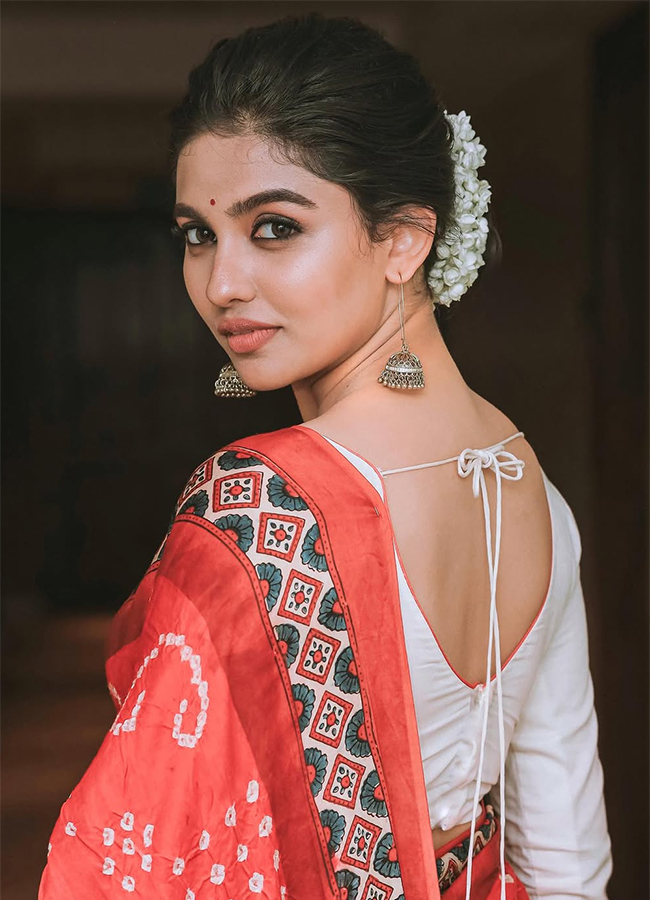 Actress Mamitha Baiju in Jana Nayagan Viral Photos12
