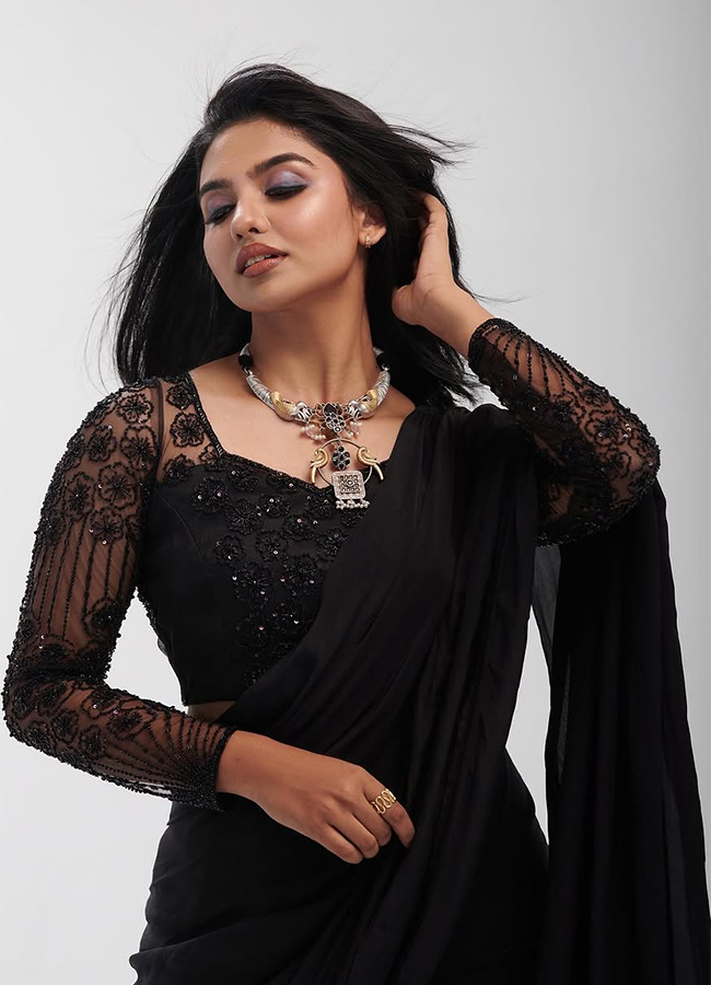 Actress Mamitha Baiju in Jana Nayagan Viral Photos17