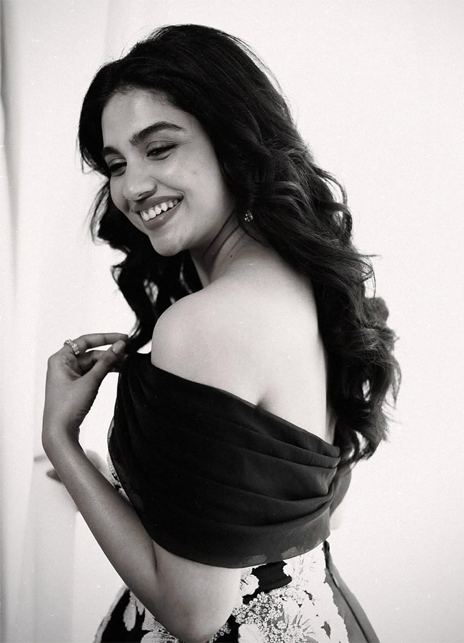 Actress Mamitha Baiju in Jana Nayagan Viral Photos3