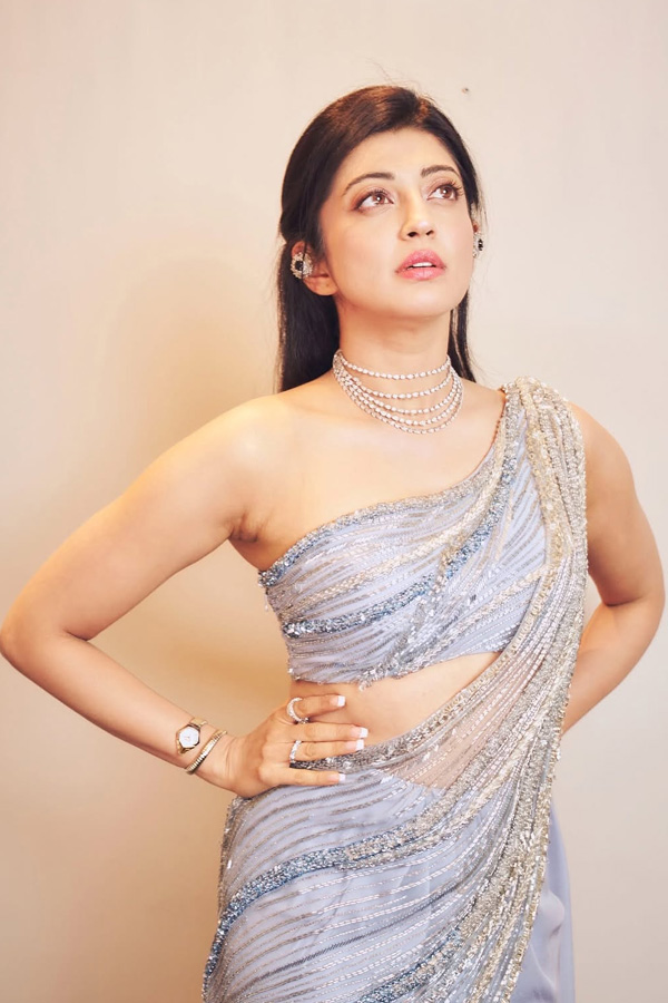 Actress Pranitha Subhash Stunning Photos3